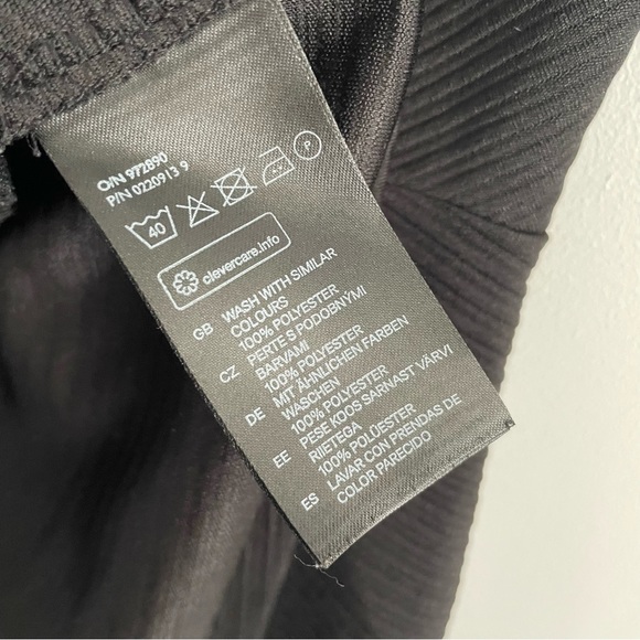 Black V Neck A-Line Dress in Small, perfect for semi formals, weddings - Picture 4 of 4